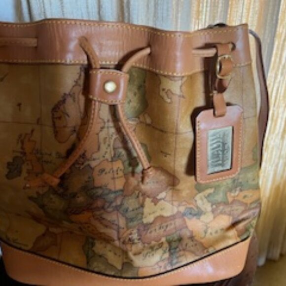Alviero Martini  Prima 1A Classe Geo Medium  Bucket bag - Picture 1 of 12